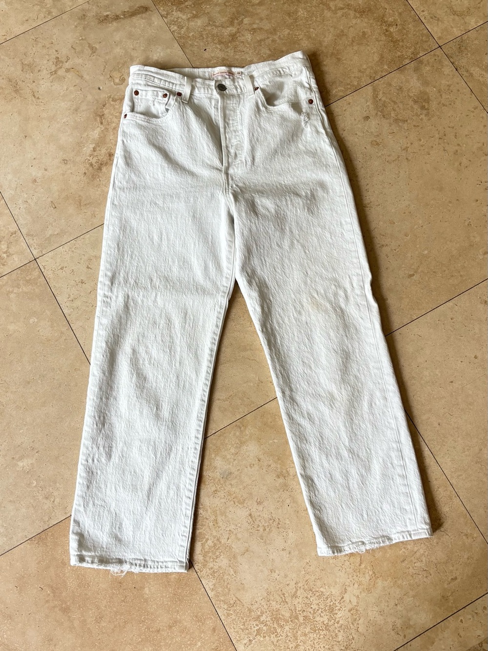 Levi's women’s ribcage White ankle Straight Jeans